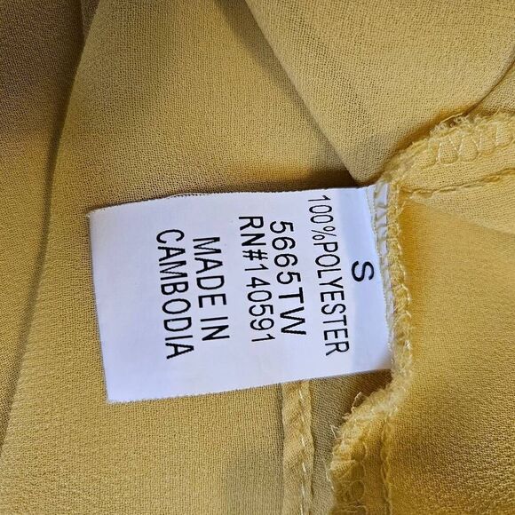 CQ sheer top, yellow oversized hi/low. S #888 - Picture 4 of 5
